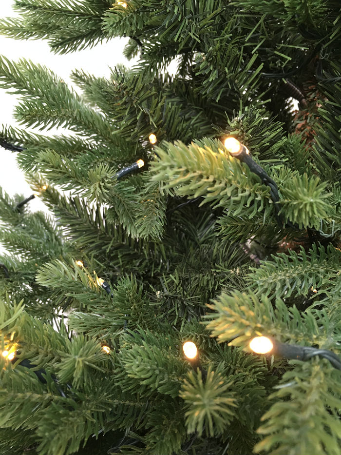 Kunstig juletre Geneva Spruce H225cm m/lys ute/inne